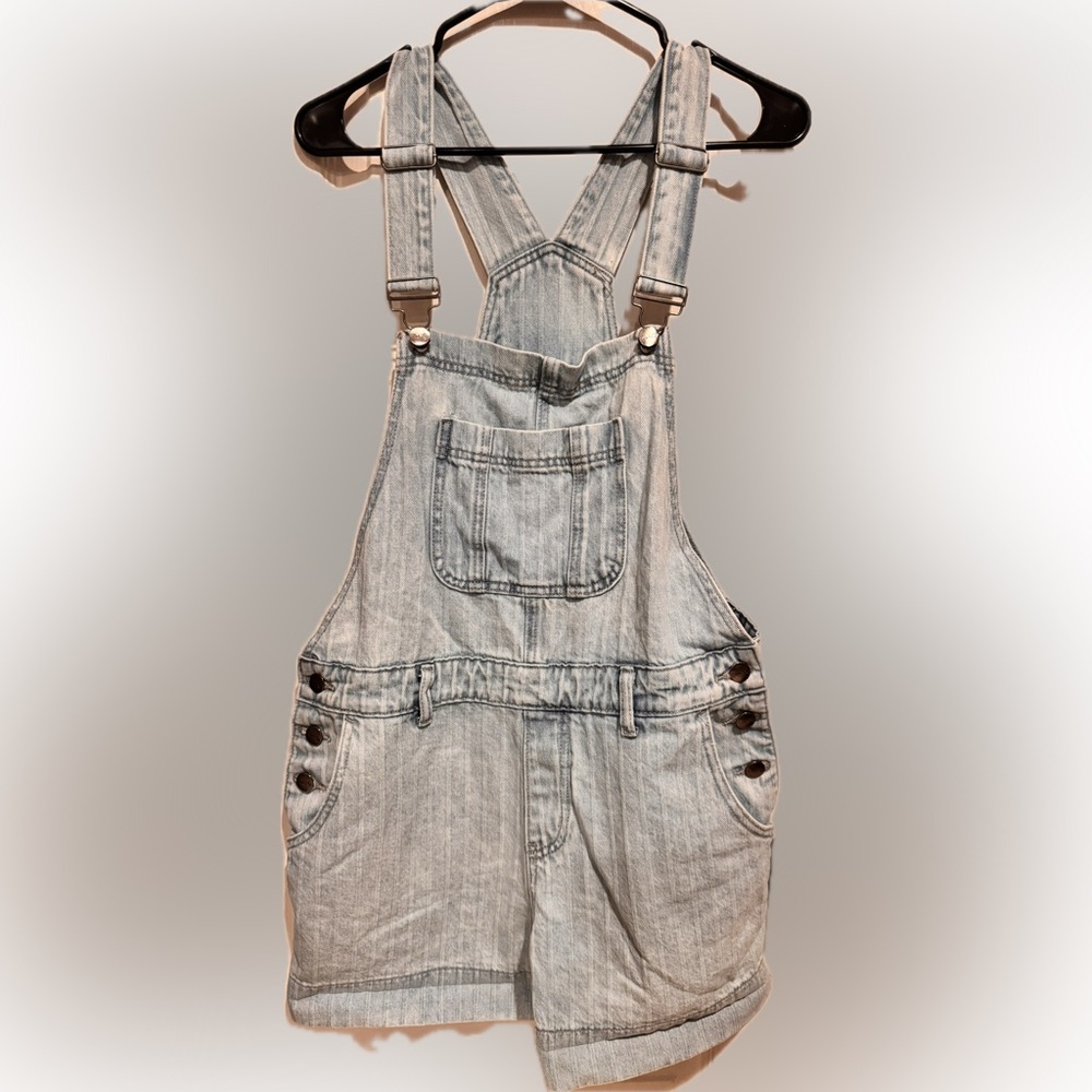 Pink Lily Light Blue Denim Shorts Overalls Size Large